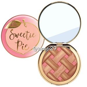✨Too Faced Radiant Matte Bronzer Sweetie Pie✨